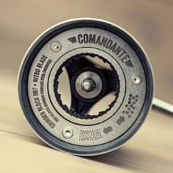 Inkl 250 gr fiskristet kaffe Comandante - C40 American Cherry - MK-4