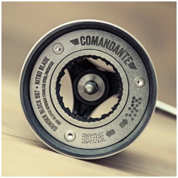 Inkl 250 gr fiskristet kaffe Comandante - C40 American Cherry - MK-4