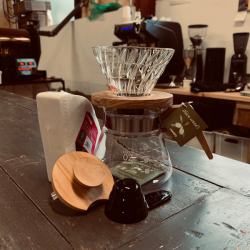 Hario V60 filterholder. Olivenolie tr og glas 2 - 4 kopper VDG-02-OV