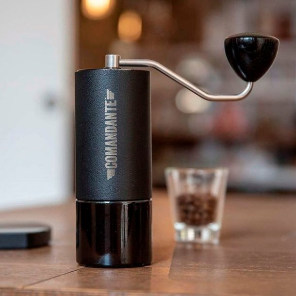 Ink 125 gram friskristet kaffe Comandante - C40 - MK4 - SORT